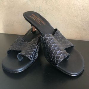 Donald J Pliner - Toe Loop Sandal - Size 8